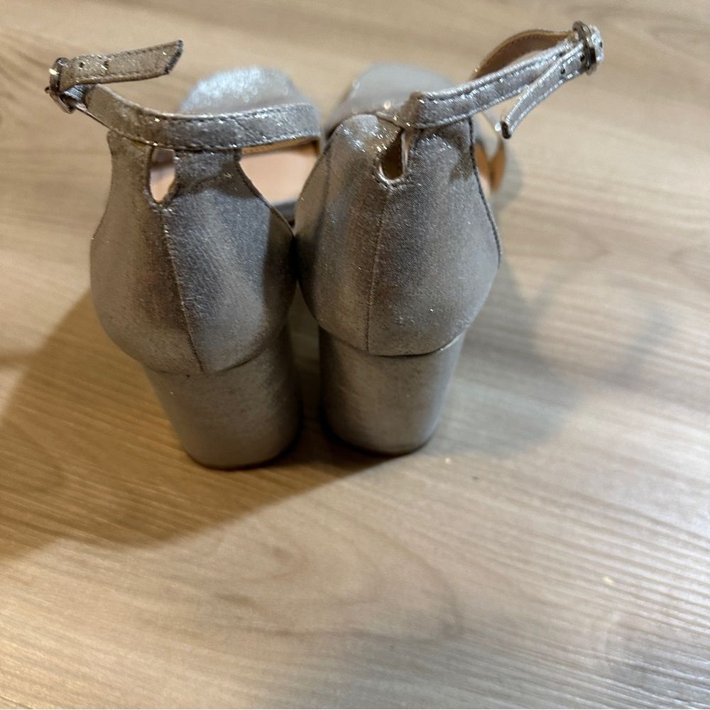 Kelly & Katie Caital Sandal Silver Shimmer Metallic Size 10 - Picture 7 of 13